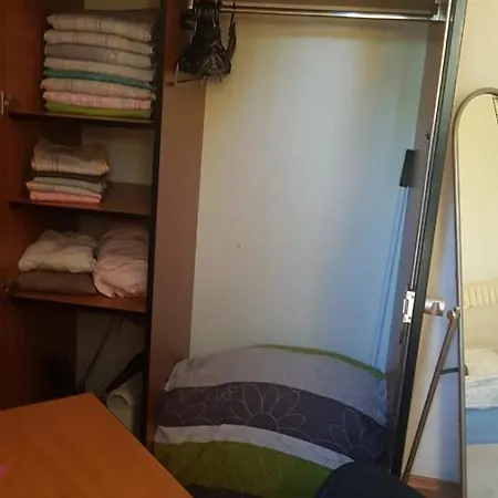 1a Beautiful 3 Room, Private And Calm Apartment, Private Car Park, Full Equipped Kitchen, Private And Stable Wifi, One Minute To Tram Station, Smart Tv, Different Towels And Bedlines Etc Included, Whatsapp Support, No Additional Costs *