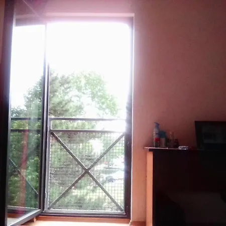 Apartment 1a Beautiful 3 Room, Private And Calm Apartment, Private Car Park, Full Equipped Kitchen, Private And Stable Wifi, One Minute To Tram Station, Smart Tv, Different Towels And Bedlines Etc Included, Whatsapp Support, No Additional Costs