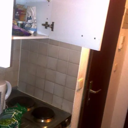 1a Beautiful 3 Room, Private And Calm Apartment, Private Car Park, Full Equipped Kitchen, Private And Stable Wifi, One Minute To Tram Station, Smart Tv, Different Towels And Bedlines Etc Included, Whatsapp Support, No Additional Costs Apartment *