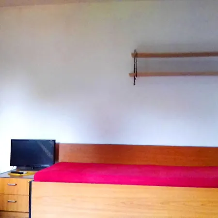 Apartment 1a Beautiful 3 Room, Private And Calm Apartment, Private Car Park, Full Equipped Kitchen, Private And Stable Wifi, One Minute To Tram Station, Smart Tv, Different Towels And Bedlines Etc Included, Whatsapp Support, No Additional Costs *