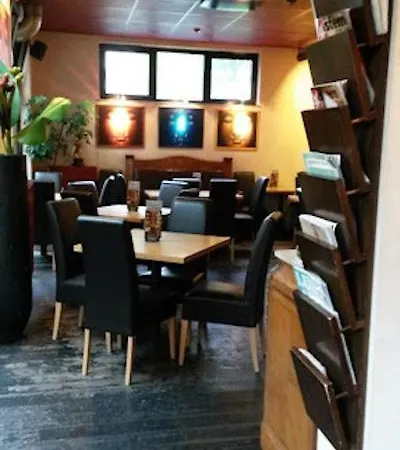 Apartment 1a Beautiful 3 Room, Private And Calm Apartment, Private Car Park, Full Equipped Kitchen, Private And Stable Wifi, One Minute To Tram Station, Smart Tv, Different Towels And Bedlines Etc Included, Whatsapp Support, No Additional Costs Mannheim